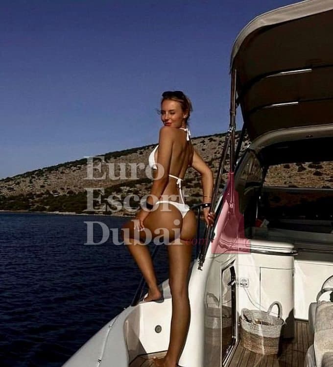 Anais, 30, escort in Dubai — 170 cm, blonde hair (photo 8 of 10)