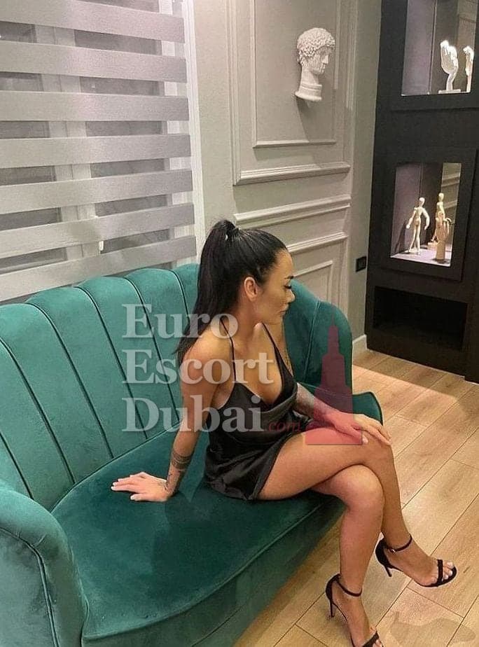 Hande, 27, escort in Dubai — Turkish, 165 cm (photo 8 of 8)