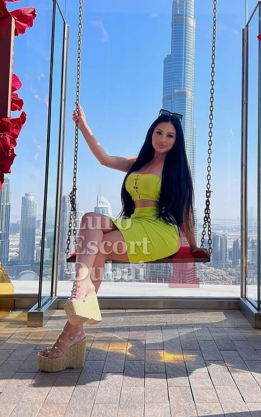 Rosalie, 26, escort in Dubai — 166 cm, brown hair (photo 6 of 7)