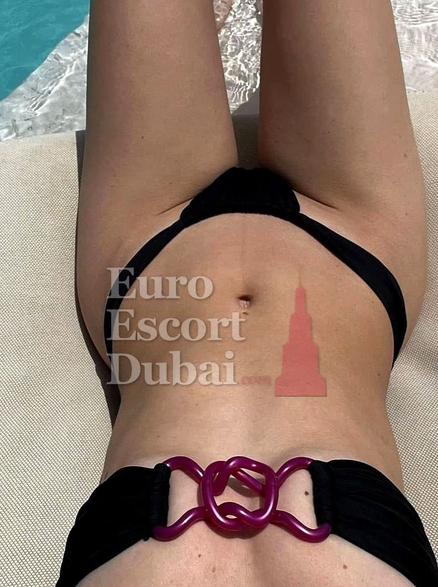 Coralie, 19, escort in Dubai — 168 cm, brown hair (photo 6 of 6)