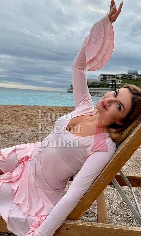 Ingrid, 29, escort in Dubai — 164 cm, brown hair (photo 4 of 13)