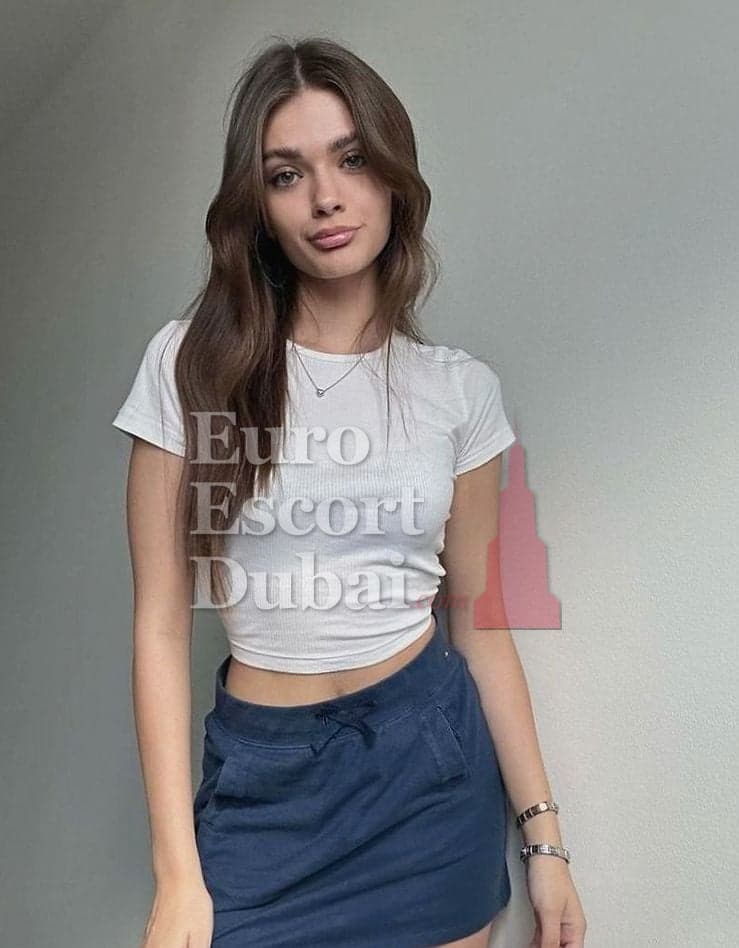 Yaren, 20, escort in Dubai — Turkish, 170 cm (photo 5 of 6)