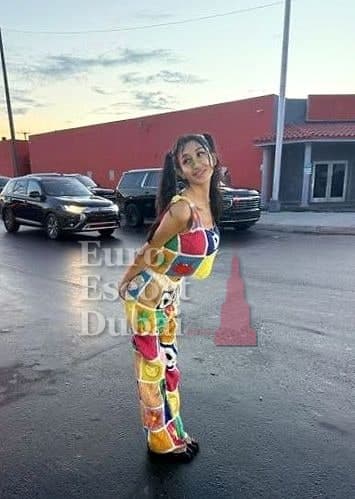 Clara, 23, escort in Abu Dhabi — 176 cm, black hair (photo 6 of 13)