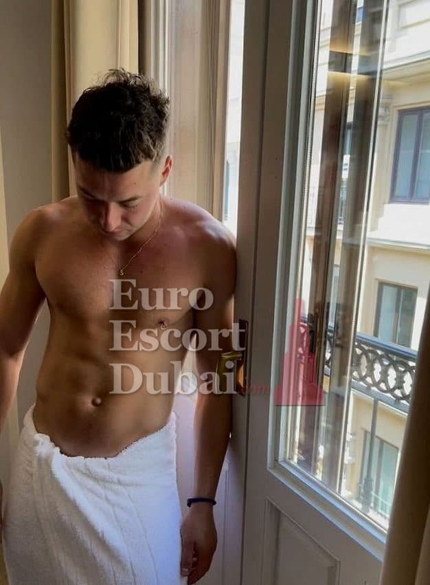 Jared, 27, escort in Dubai — 178 cm, black hair (photo 8 of 12)