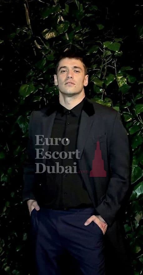 Lorenzo, 33, escort in Dubai — 180 cm, black hair (photo 6 of 12)