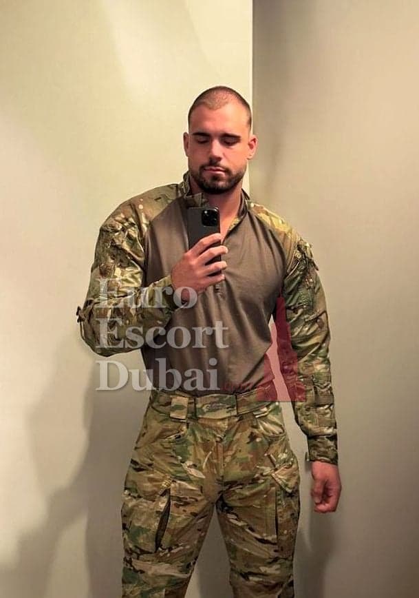 Ryan, 24, escort in Dubai — 195 cm, brown hair (photo 8 of 13)