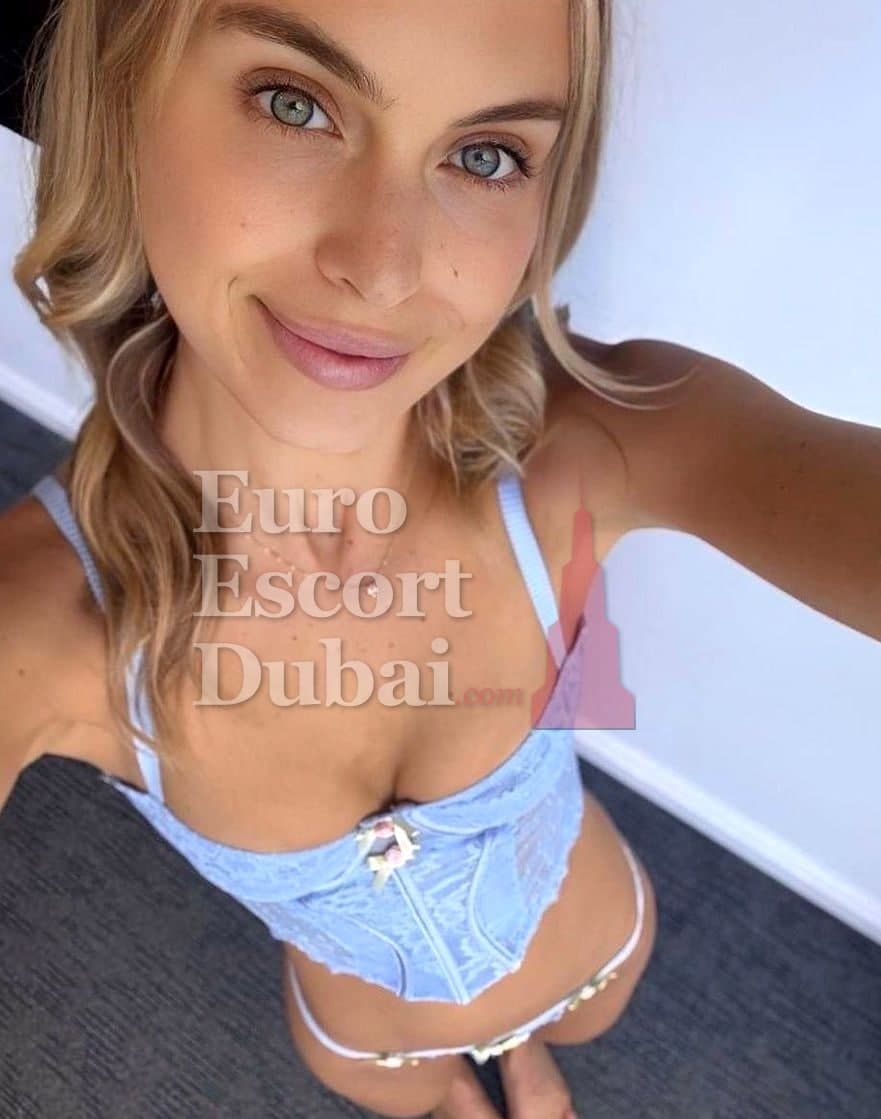 Yevgenia, 20, escort in Dubai — 171 cm, blonde hair (photo 3 of 5)