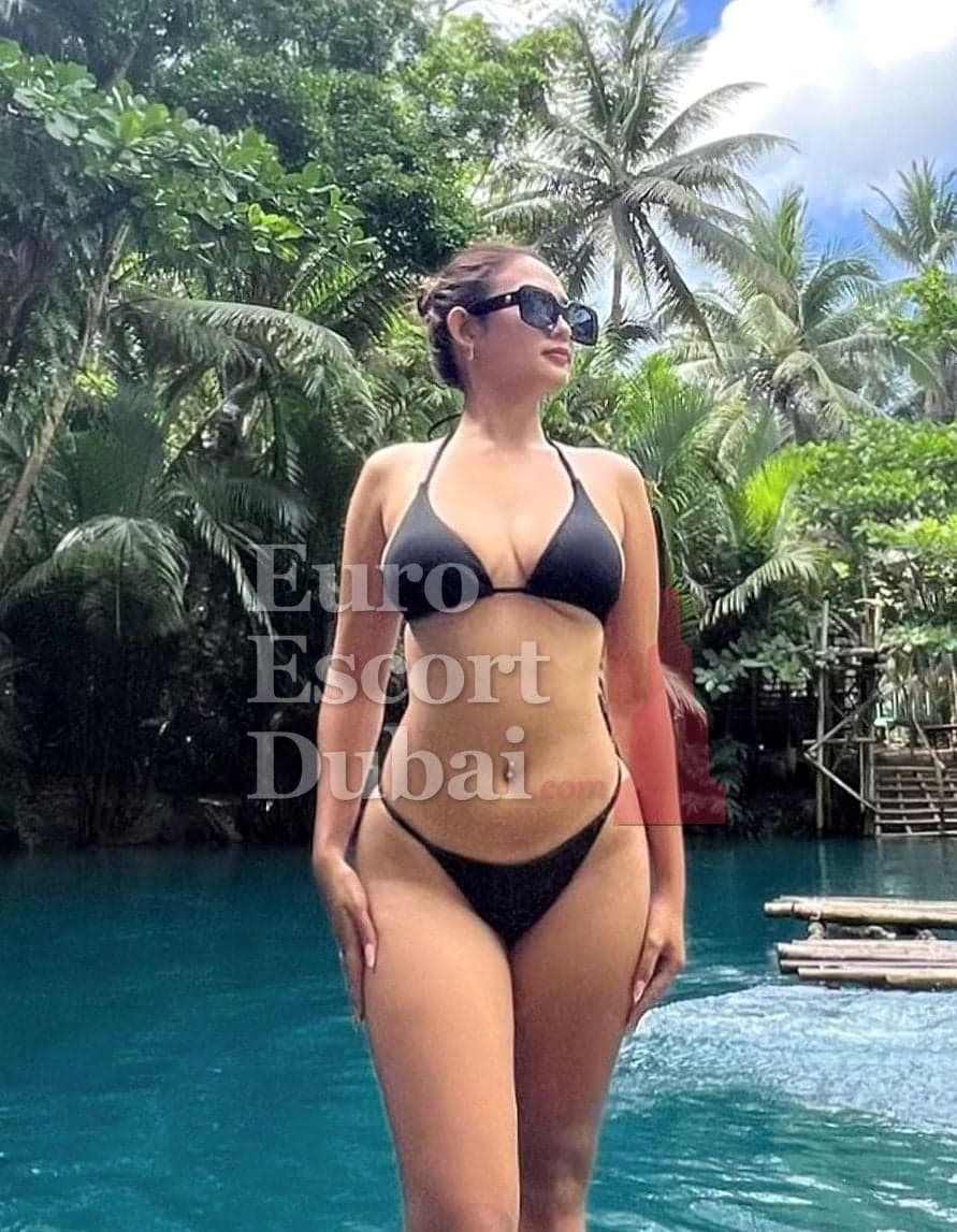 Khanh, 24, escort in Dubai — Indonesian, 163 cm (photo 8 of 10)