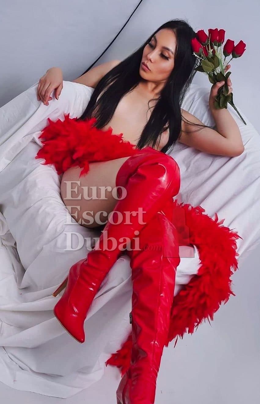 Heaven, 26, escort in Dubai — 168 cm, brown hair (photo 4 of 4)