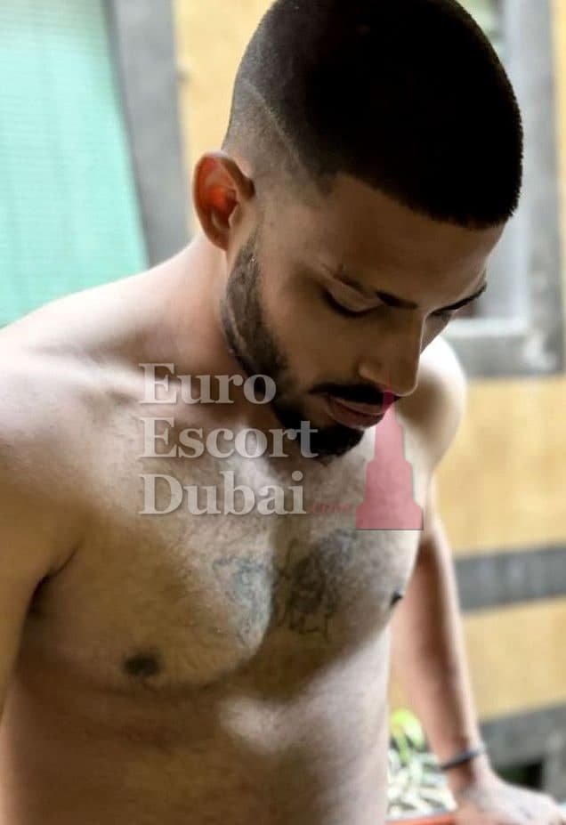 Nate, 24, escort in Dubai — black hair, 180 cm (photo 5 of 5)