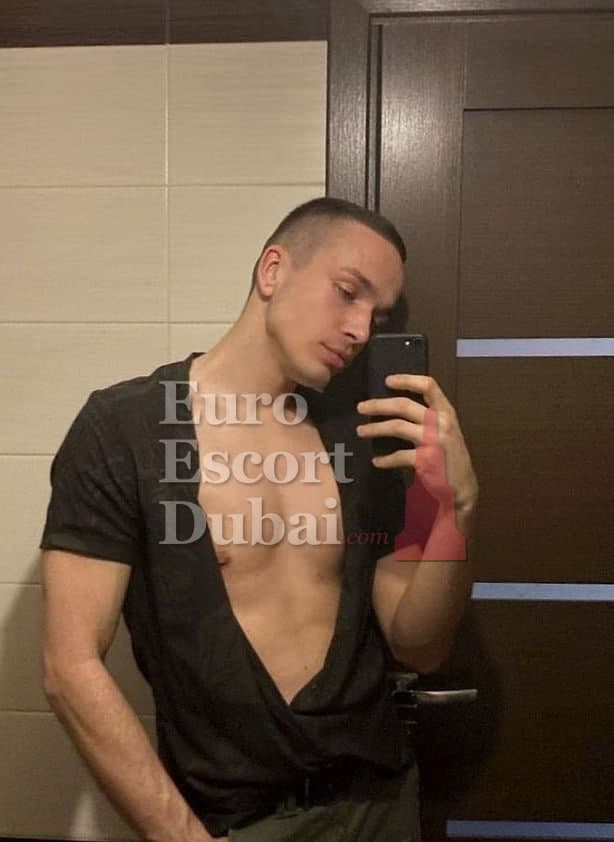 Lars, 28, escort in Dubai — brown hair, 185 cm (photo 3 of 13)