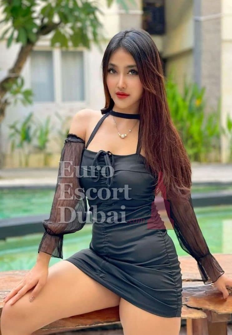 Thao, 20, escort in Dubai — black hair, 167 cm (photo 1 of 7)