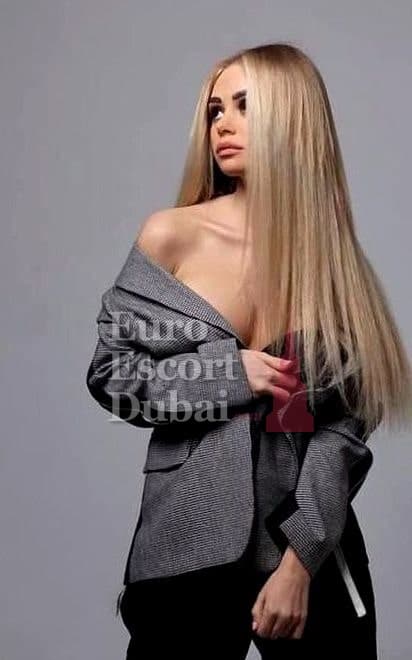 Madeline, 24, escort in Dubai — blonde hair, 172 cm (photo 1 of 7)