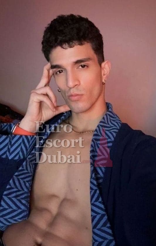 Amir, 25, escort in Dubai — 180 cm, black hair (photo 10 of 13)