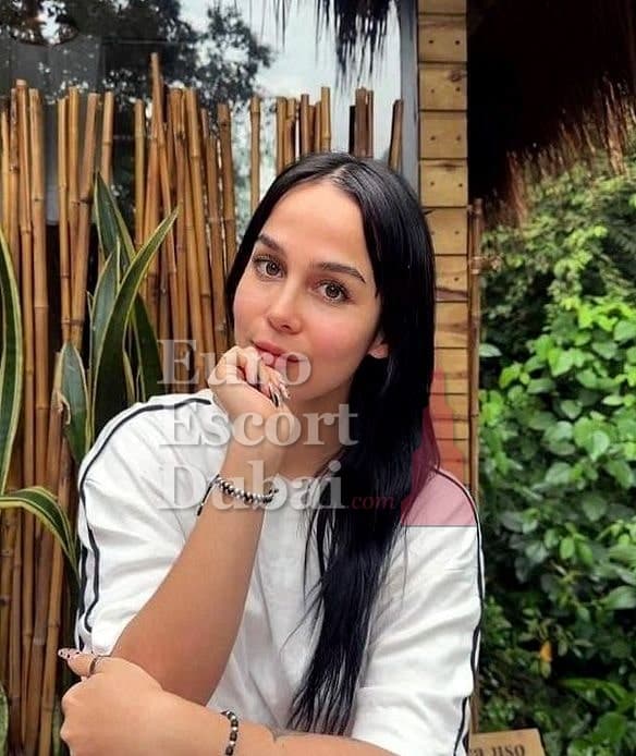 Joyce, 26, escort in Dubai — 181 cm, black hair (photo 4 of 4)