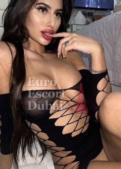 Raquel, 29, escort in Dubai — blonde hair, Mexican (photo 1 of 8)