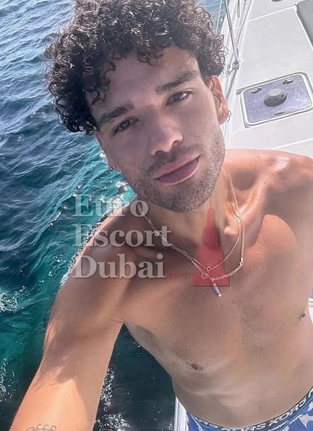 Joao, 28, escort in Abu Dhabi — 185 cm, black hair (photo 10 of 10)