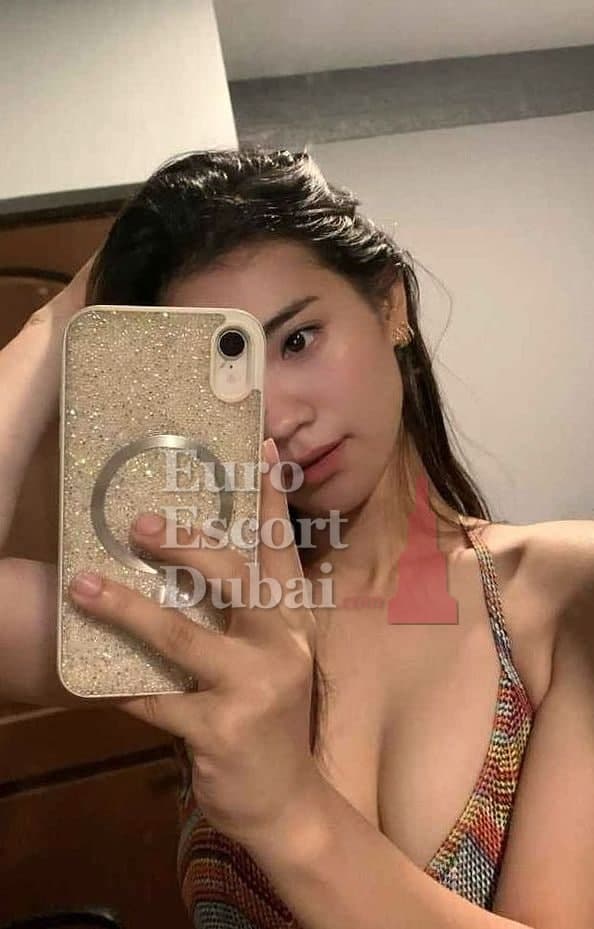 Li, 24, escort in Dubai — black hair, Malaysian (photo 4 of 5)