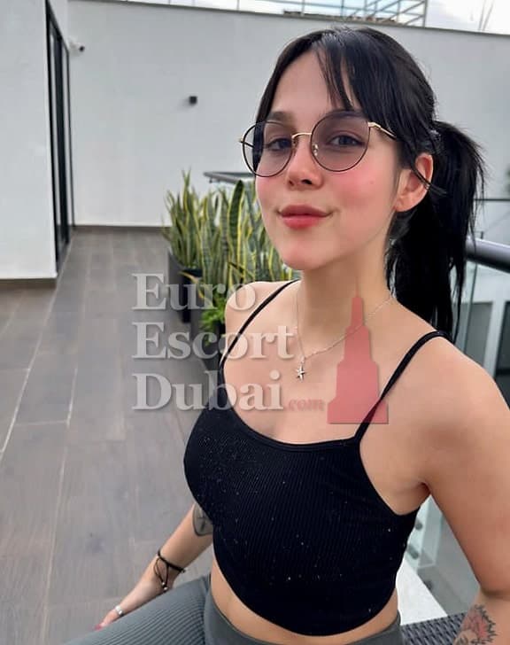 Catherine, 30, escort in Dubai — 178 cm, black hair (photo 4 of 9)