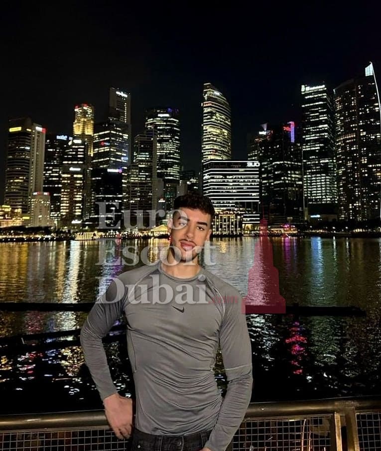 Blake, 24, escort in Dubai — blonde hair, 185 cm (photo 7 of 13)