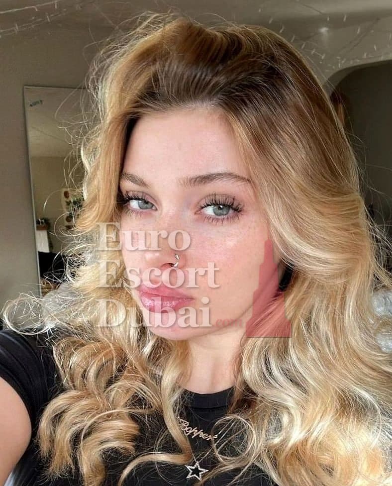 Whitney Angel, 22, escort in Dubai — 169 cm, blonde hair (photo 3 of 6)