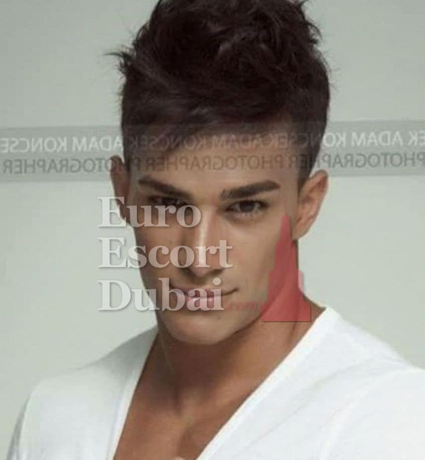 Rayan, 27, escort in Dubai — 183 cm, black hair (photo 4 of 5)
