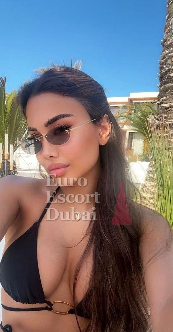 Crystal, 22, escort in Dubai — 170 cm, blonde hair (photo 2 of 5)