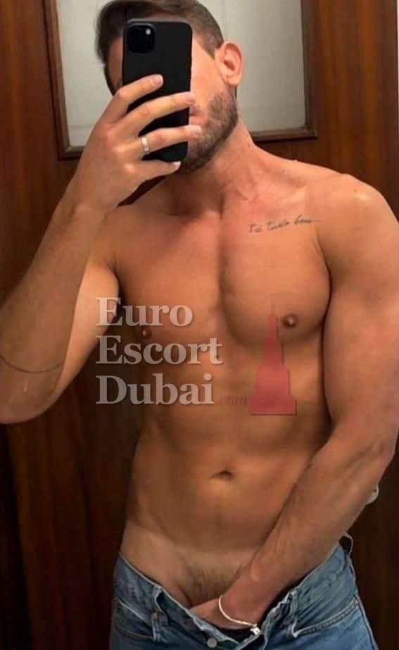 Chase, 29, escort in Dubai — brown hair, 180 cm (photo 9 of 13)