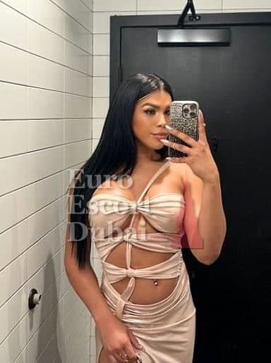 Daniela, 23, escort in Dubai — 174 cm, black hair (photo 6 of 13)