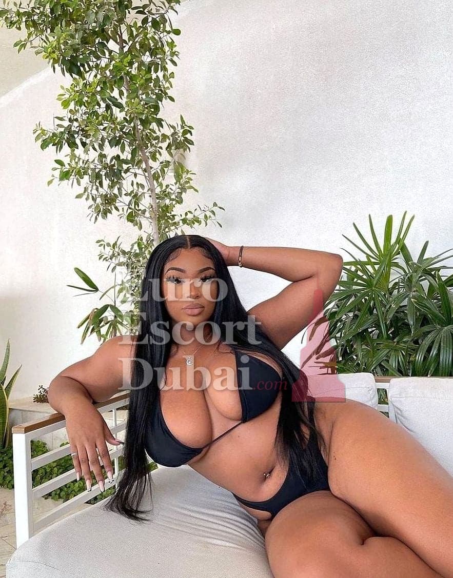 Zawadi, 25, escort in Dubai — 171 cm, black hair (photo 4 of 4)