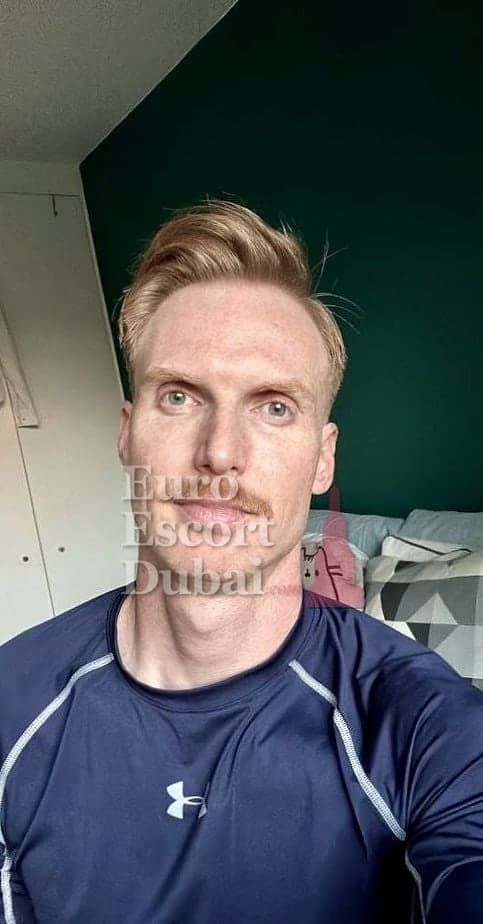 Gavin, 37, escort in Dubai — blonde hair, 180 cm (photo 7 of 13)