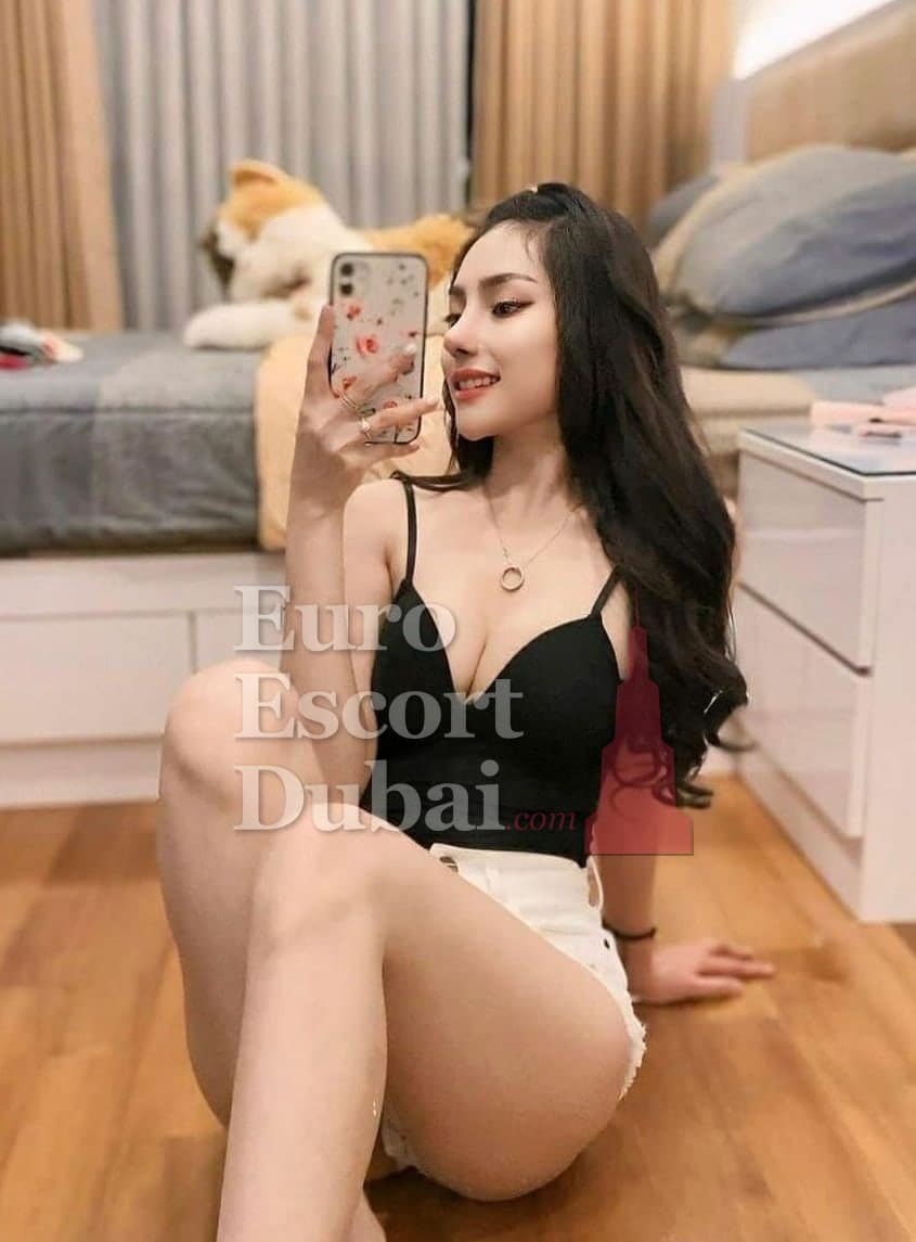 Sunee, 23, escort in Dubai — brown hair, 166 cm (photo 1 of 5)