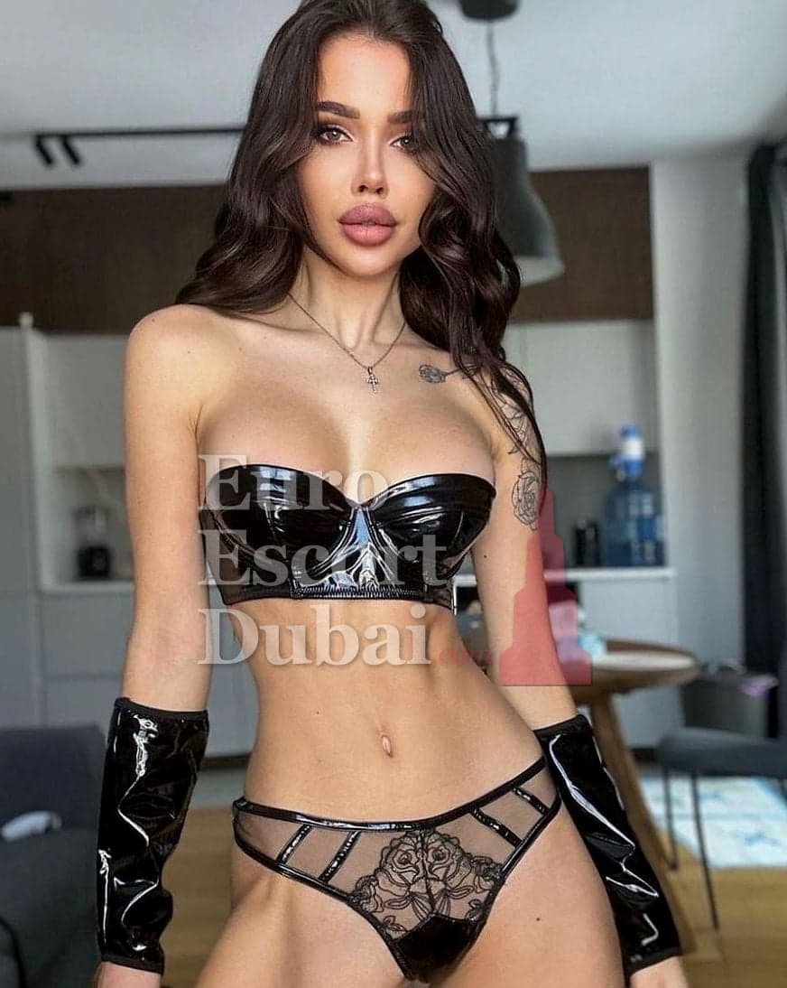 Jenna, 24, escort in Dubai — brown hair, 170 cm (photo 7 of 10)