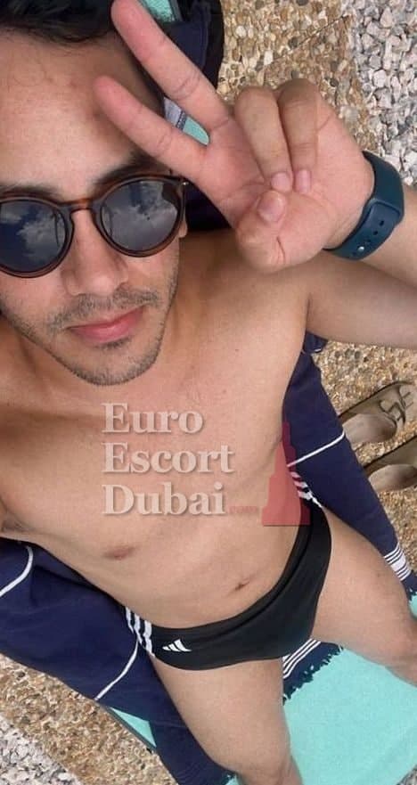 Daniyar, 29, escort in Dubai — black hair, 160 cm (photo 5 of 9)