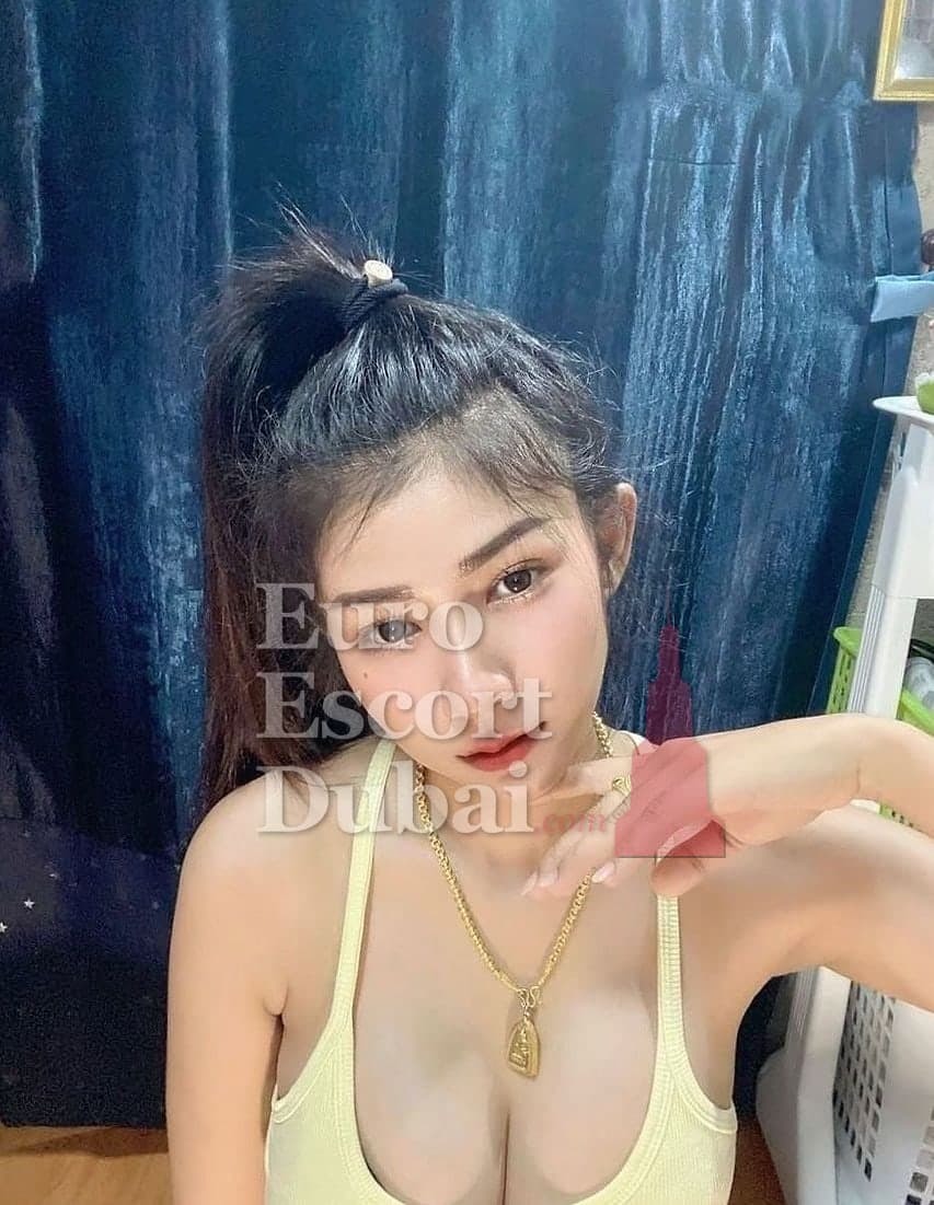 Rowena, 25, escort in Dubai — 167 cm, black hair (photo 4 of 6)