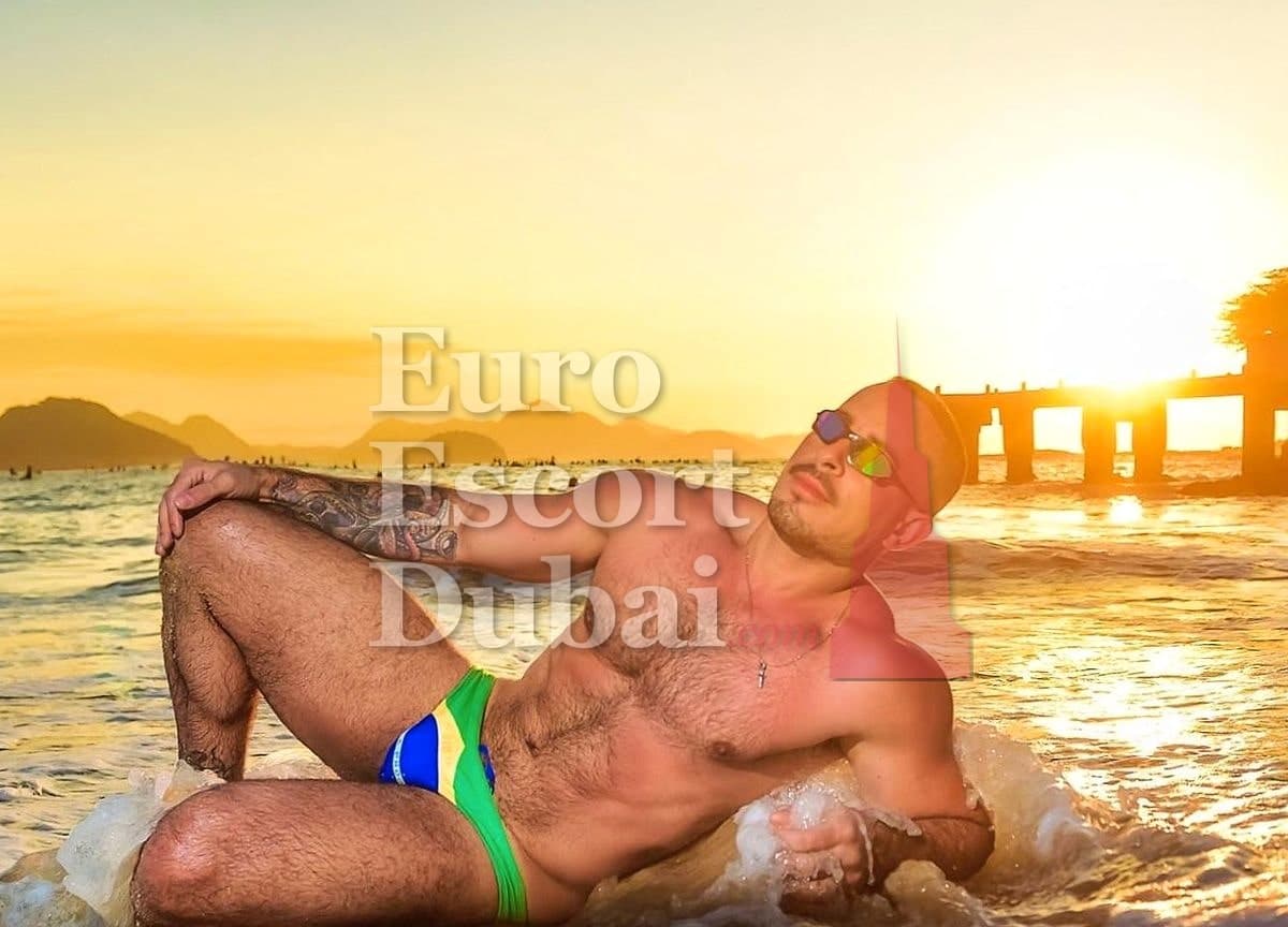 Felipe, 28, escort in Ras Al Khaimah — black hair, 175 cm (photo 5 of 13)