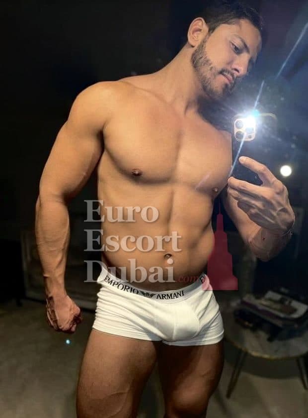 Mateo, 30, escort in Abu Dhabi — black hair, 173 cm (photo 3 of 13)