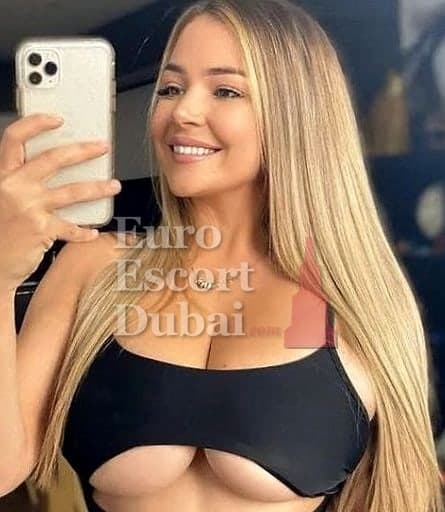 Natalie Moon, 22, escort in Dubai — 158 cm, blonde hair (photo 8 of 8)
