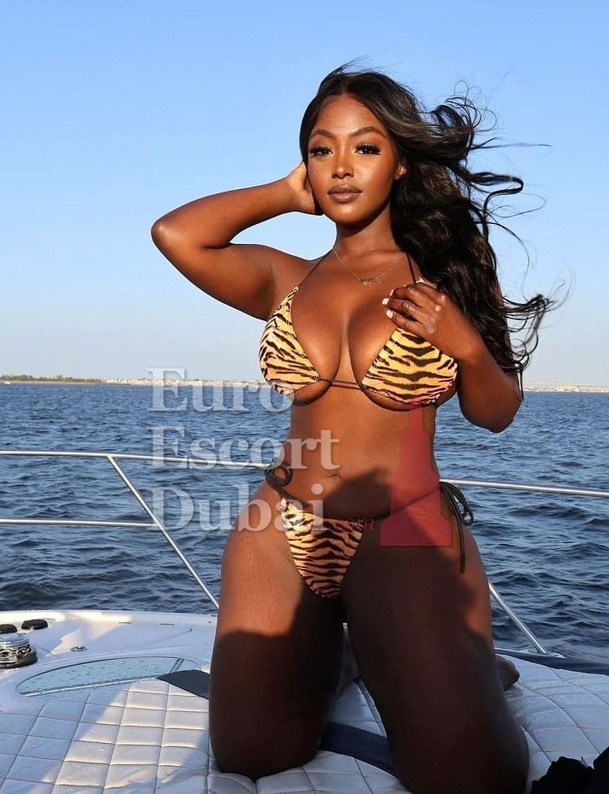 Lujain, 23, escort in Dubai — 179 cm, black hair (photo 3 of 4)
