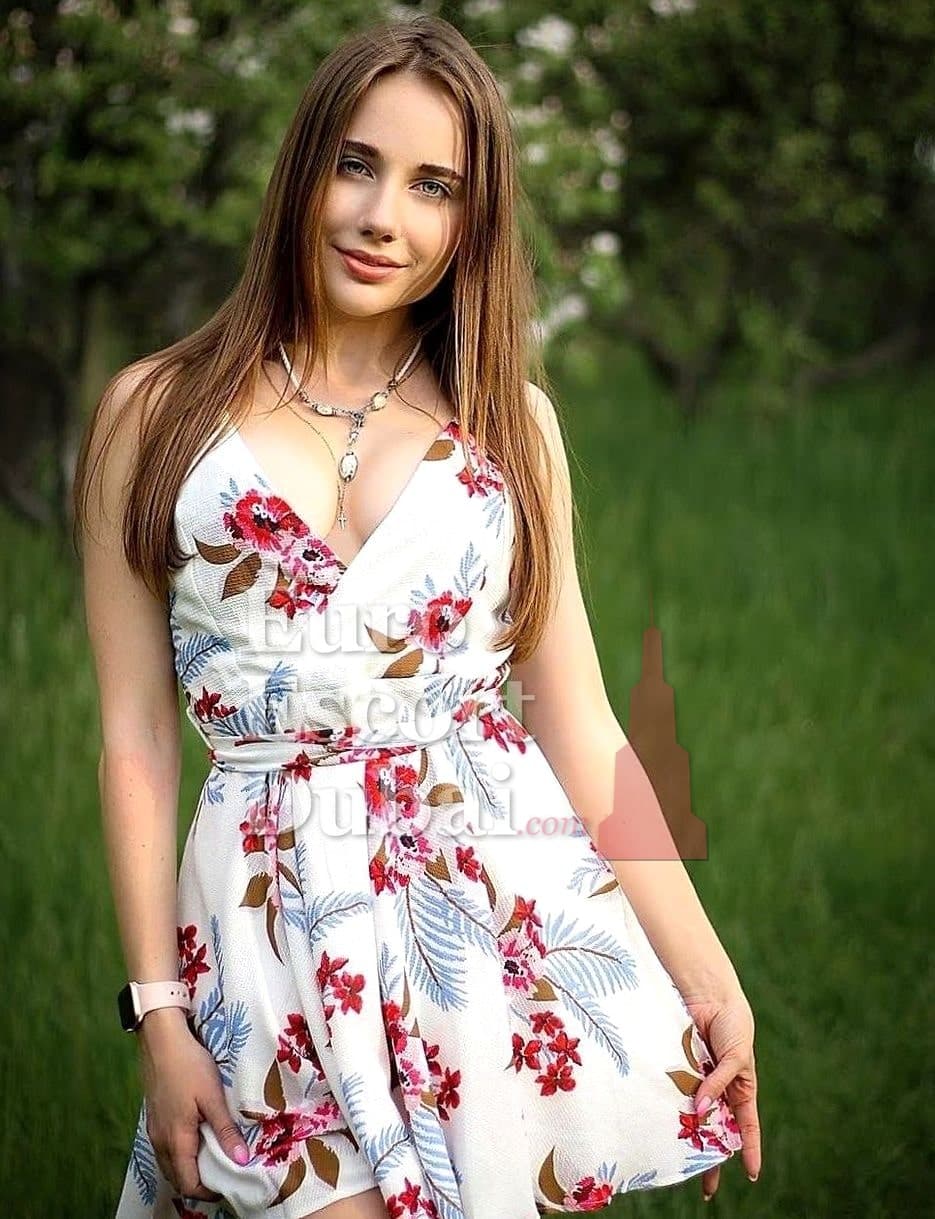 Alison, 20, escort in Dubai — 167 cm, brown hair (photo 6 of 6)