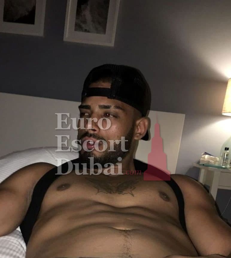 Nate, 24, escort in Dubai — black hair, 180 cm (photo 1 of 5)