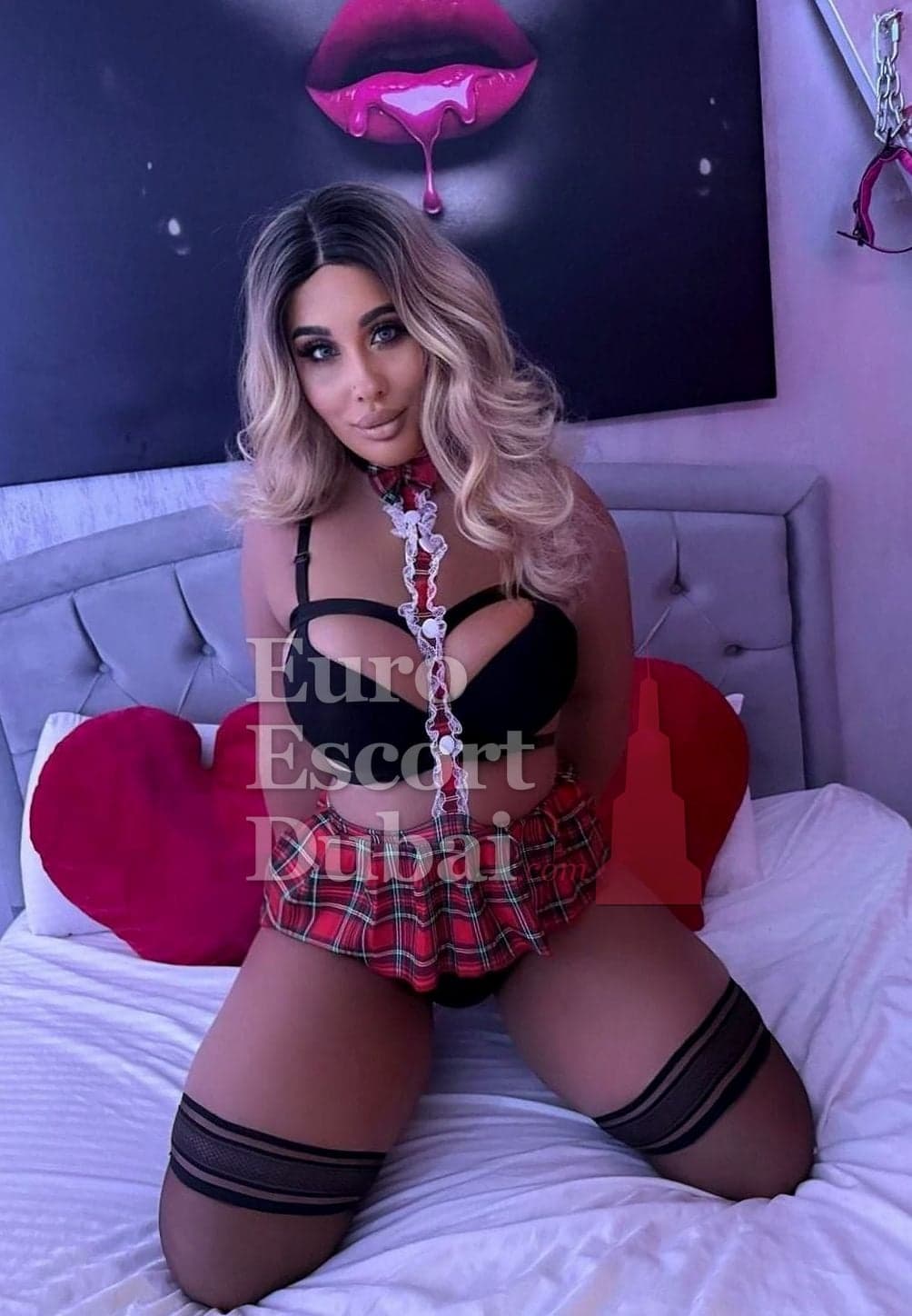 Manuela Snow, 19, escort in Dubai — blonde hair, Colombian (photo 7 of 10)