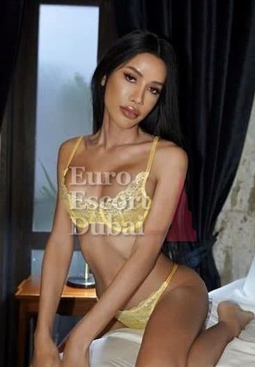 Minah, 26, escort in Dubai — 170 cm, black hair (photo 12 of 13)