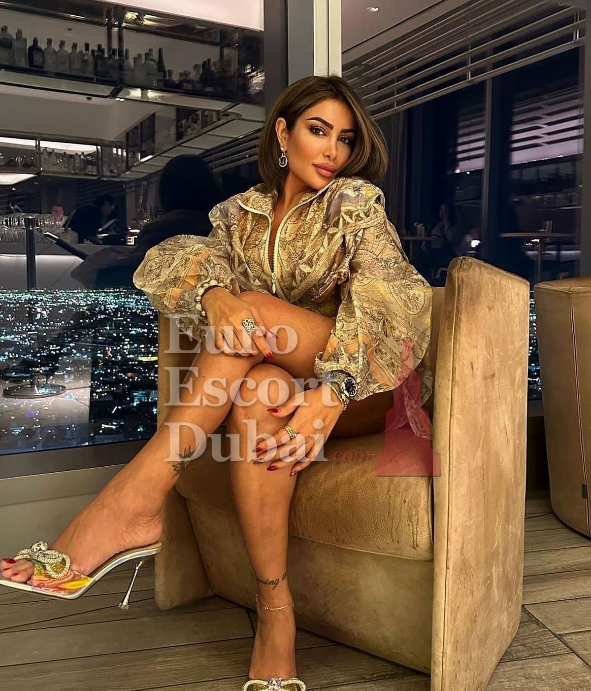 Mariam, 33, escort in Abu Dhabi — brown hair, 173 cm (photo 7 of 10)