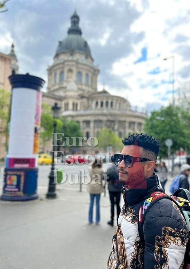 Tariq, 33, escort in Dubai — black hair, 185 cm (photo 9 of 10)