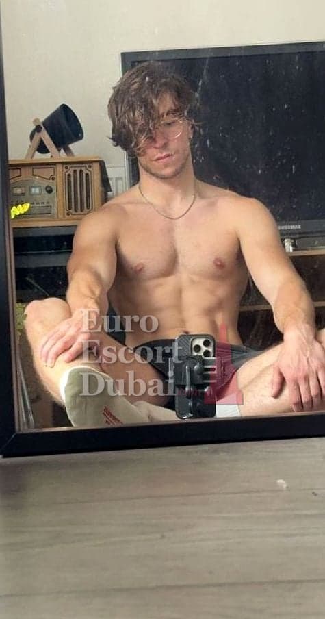 James, 24, escort in Dubai — 175 cm, brown hair (photo 10 of 13)