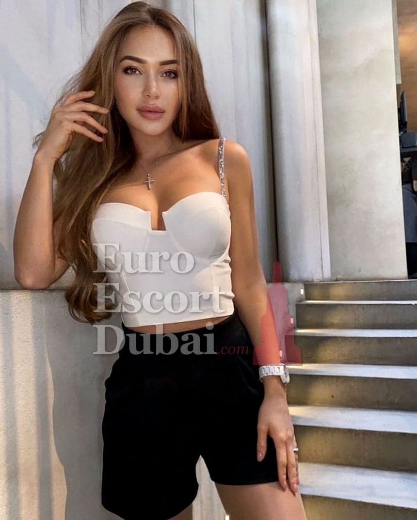 Vanille, 26, escort in Dubai — 170 cm, brown hair (photo 4 of 6)