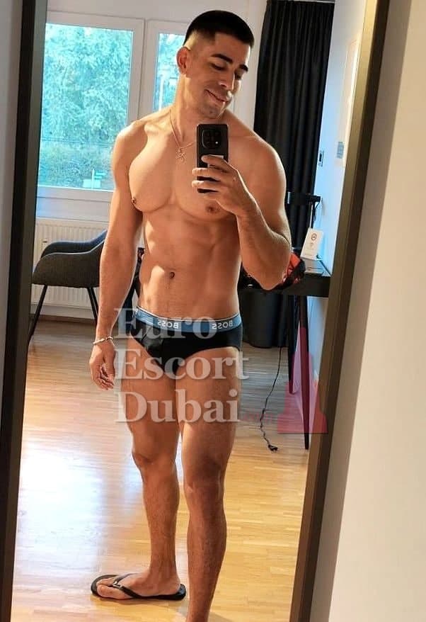 Kirill, 27, escort in Dubai — black hair, 178 cm (photo 1 of 13)