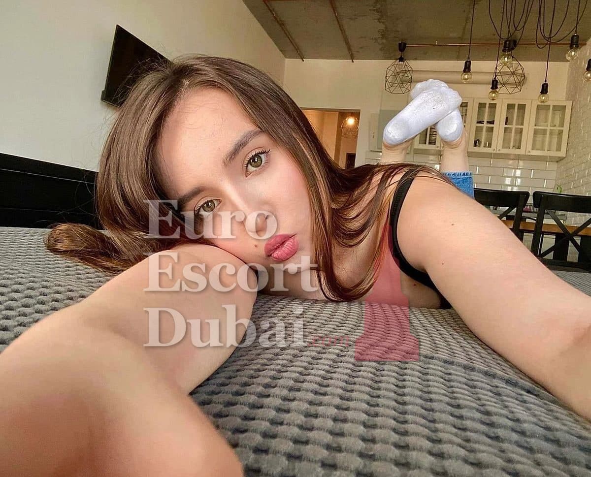 Nikoleta, 23, escort in Dubai — brown hair, 163 cm (photo 9 of 10)