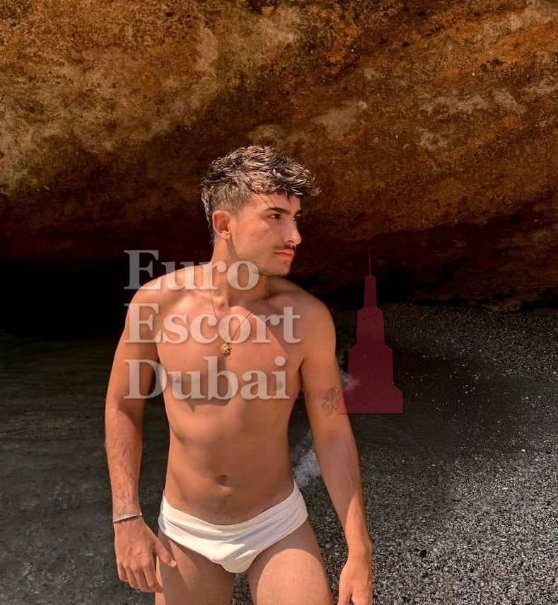 Waleed, 23, escort in Dubai — brown hair, 175 cm (photo 5 of 13)